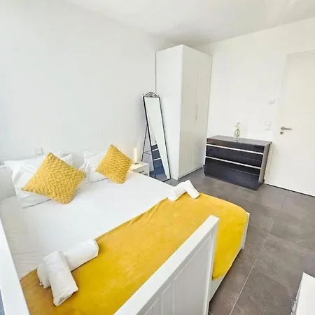 Luxury Penthouse In With 2 Bedrooms, Terrace And Parking Apartment *